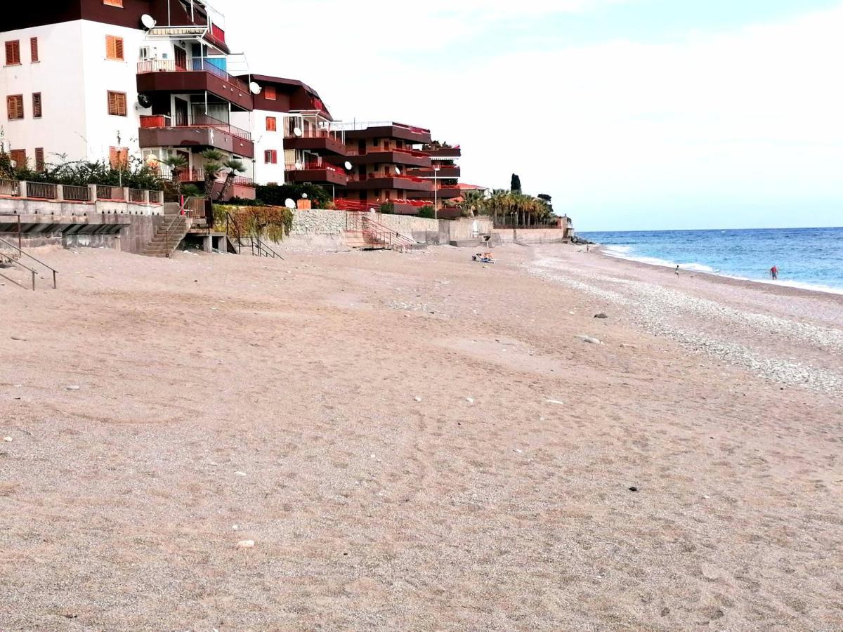 Apartamento Oltremare Taormina Letojanni Exterior foto