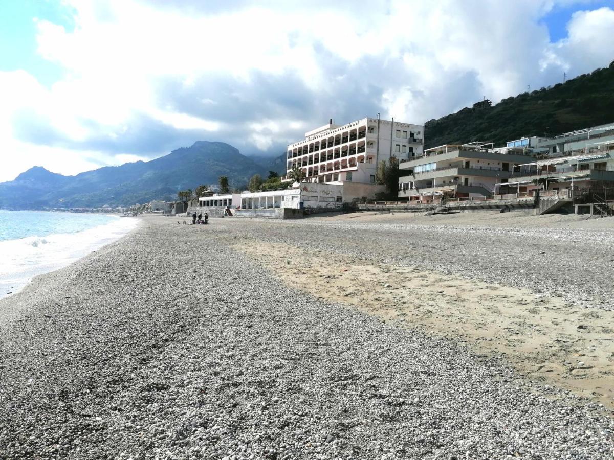 Apartamento Oltremare Taormina Letojanni Exterior foto