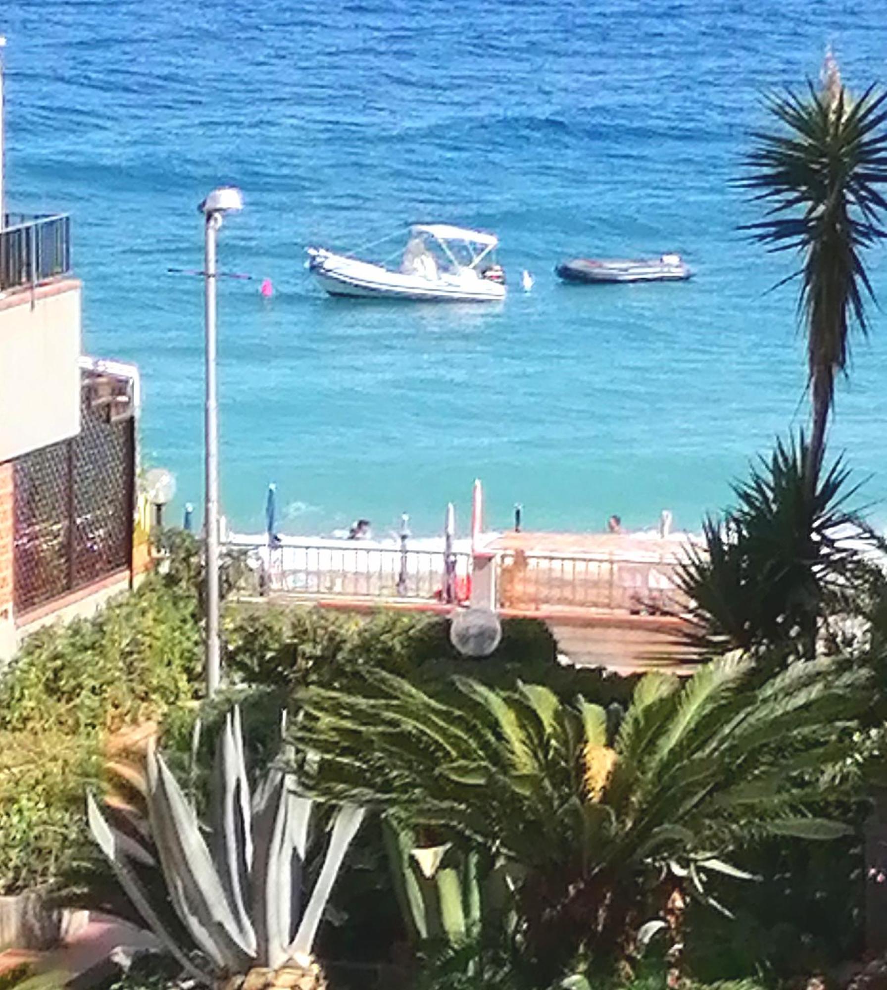 Apartamento Oltremare Taormina Letojanni Habitación foto